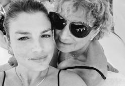 Emma torna in Salento, il selfie con la mamma: “La mia roccia”